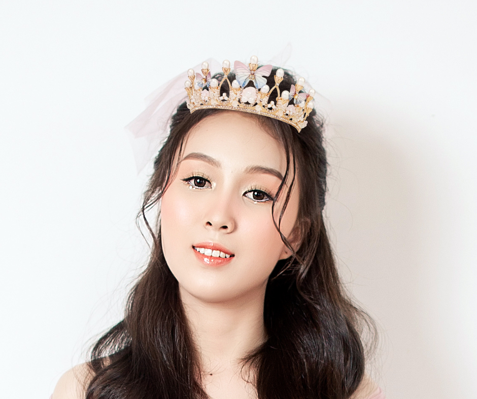 Pretty Princess in Gold