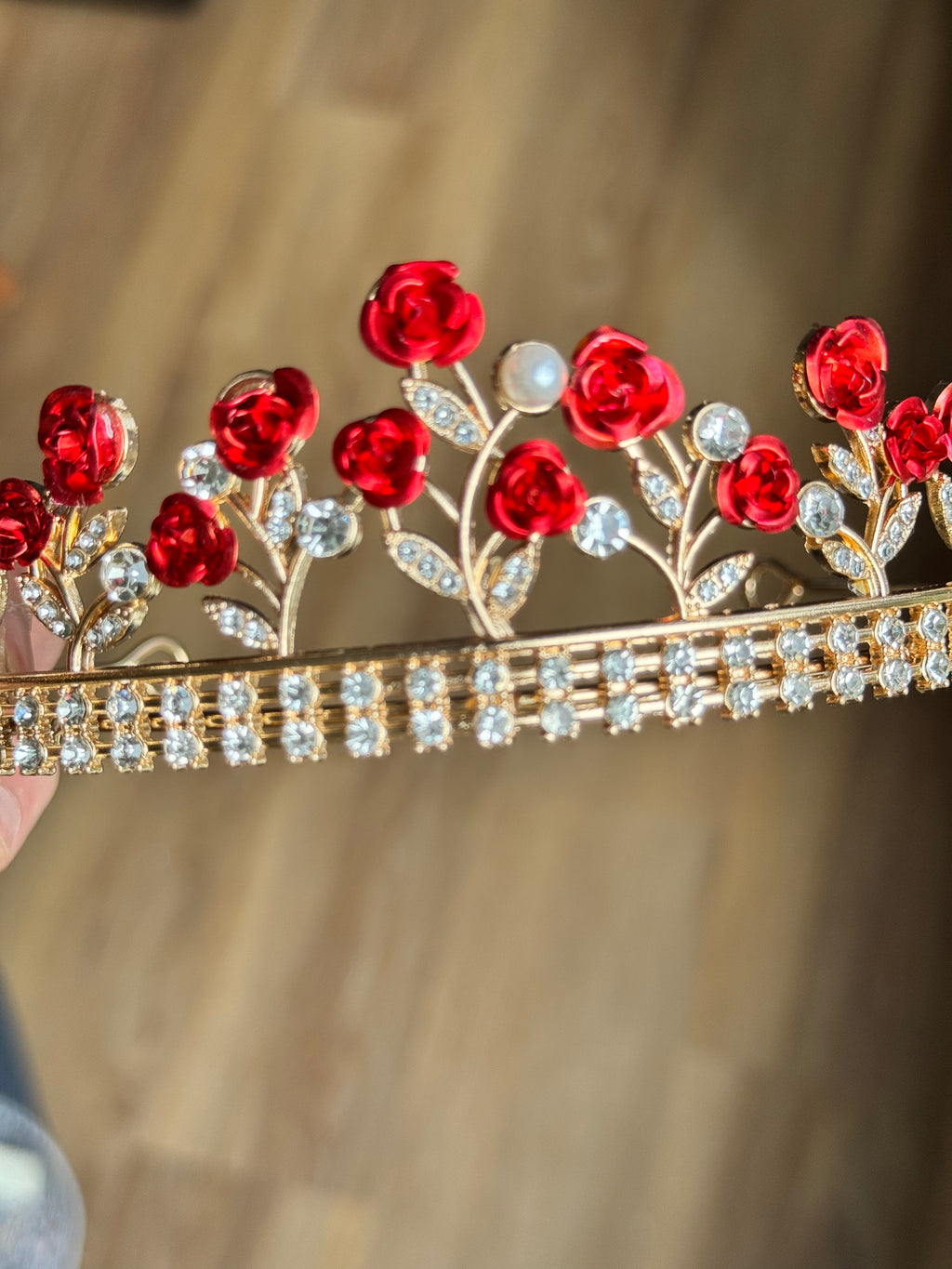 Red Roses in Bloom Crown